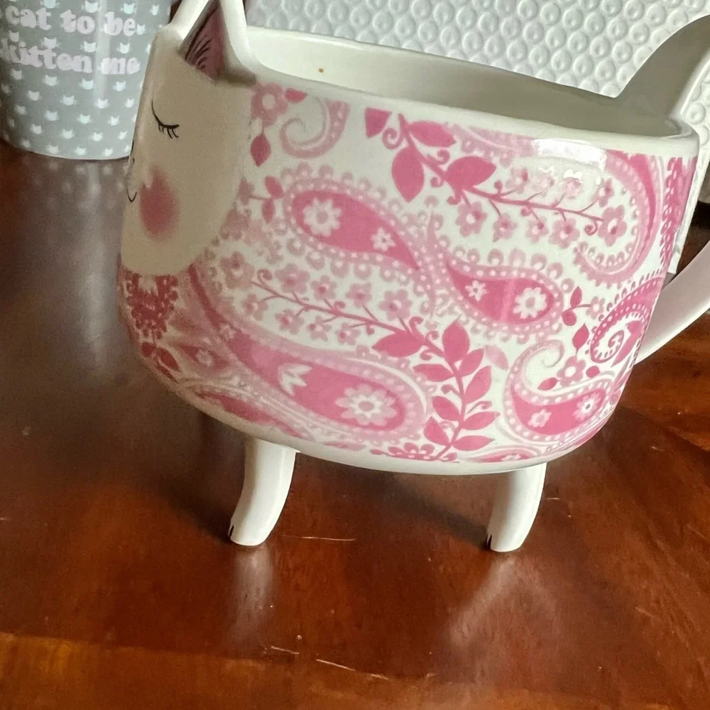 GUC Arlington Designs Cat Mug with Legs Pink Paisley